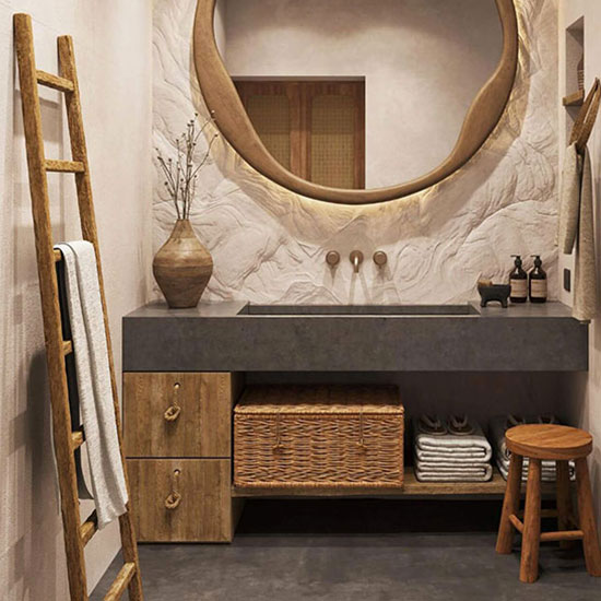 Accessoires en bois et linge de maison naturel pour cette salle de bain